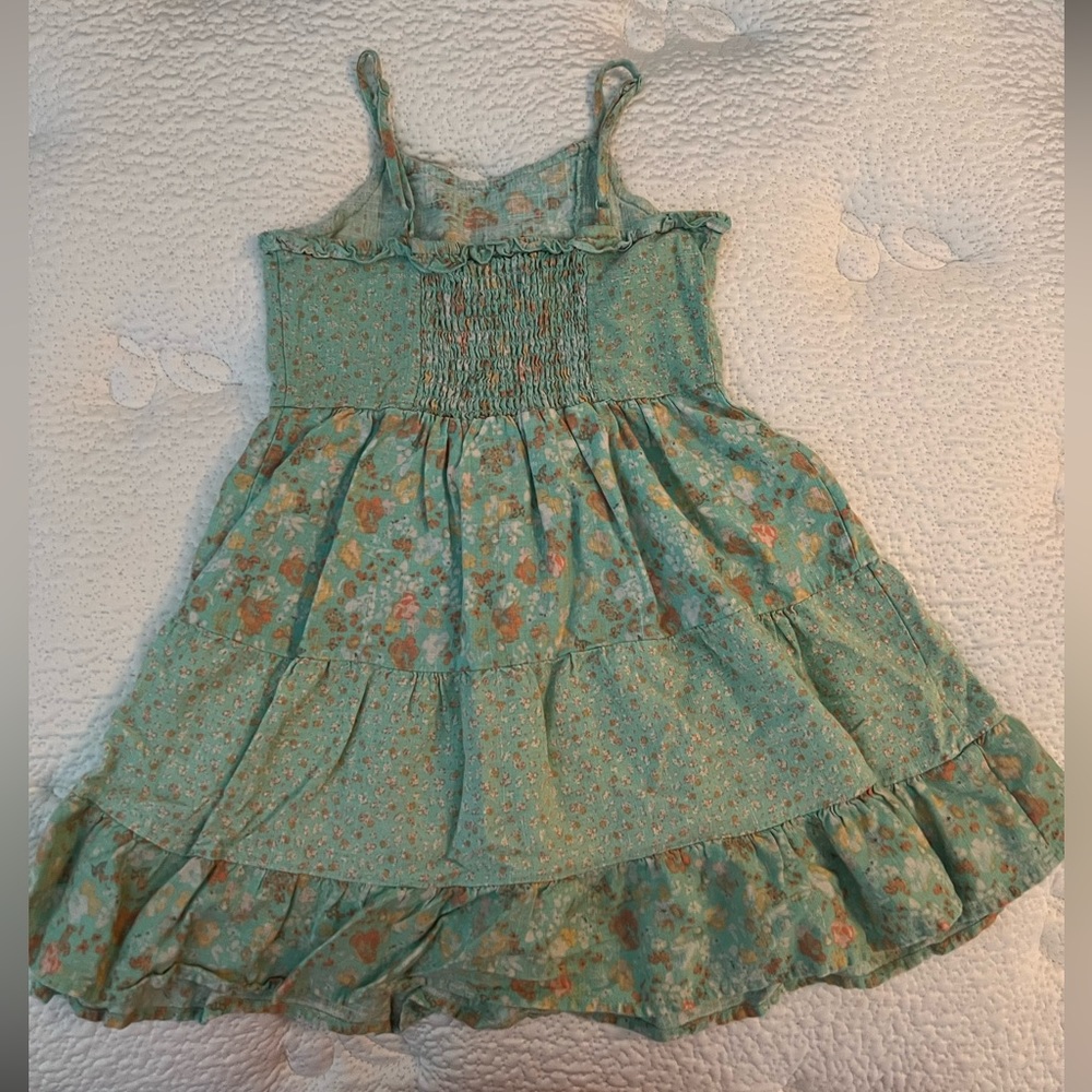 Cute sun dress. Little girls 6/7.